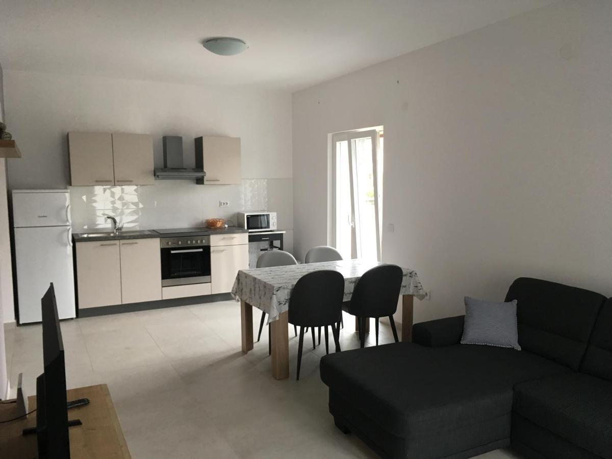 Apartment Urem Biograd Na Moru Exteriör bild