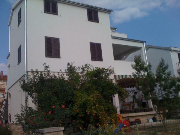 Apartment Urem Biograd Na Moru Exteriör bild
