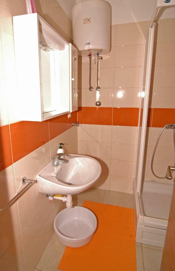 Apartment Urem Biograd Na Moru Exteriör bild