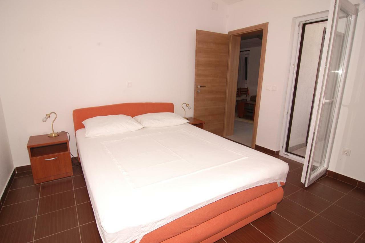 Apartment Urem Biograd Na Moru Exteriör bild