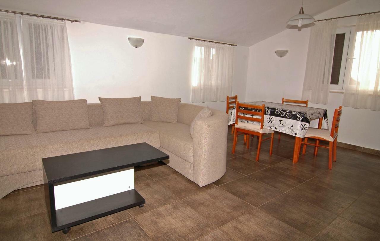 Apartment Urem Biograd Na Moru Exteriör bild