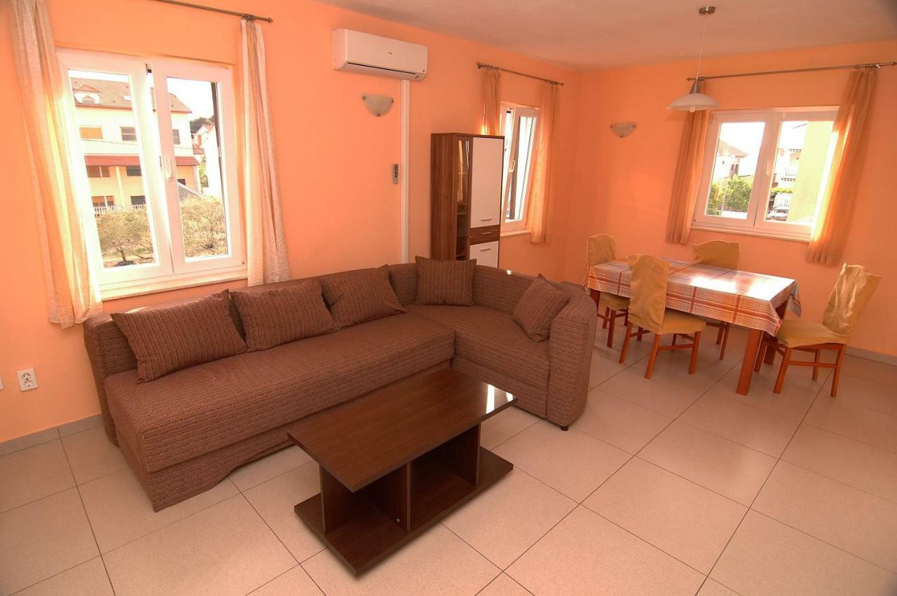 Apartment Urem Biograd Na Moru Exteriör bild