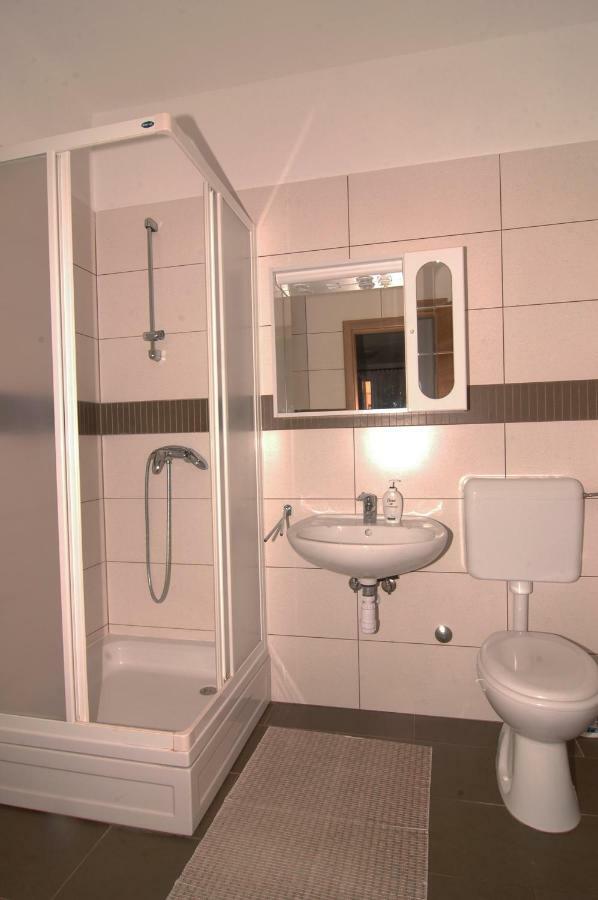 Apartment Urem Biograd Na Moru Exteriör bild